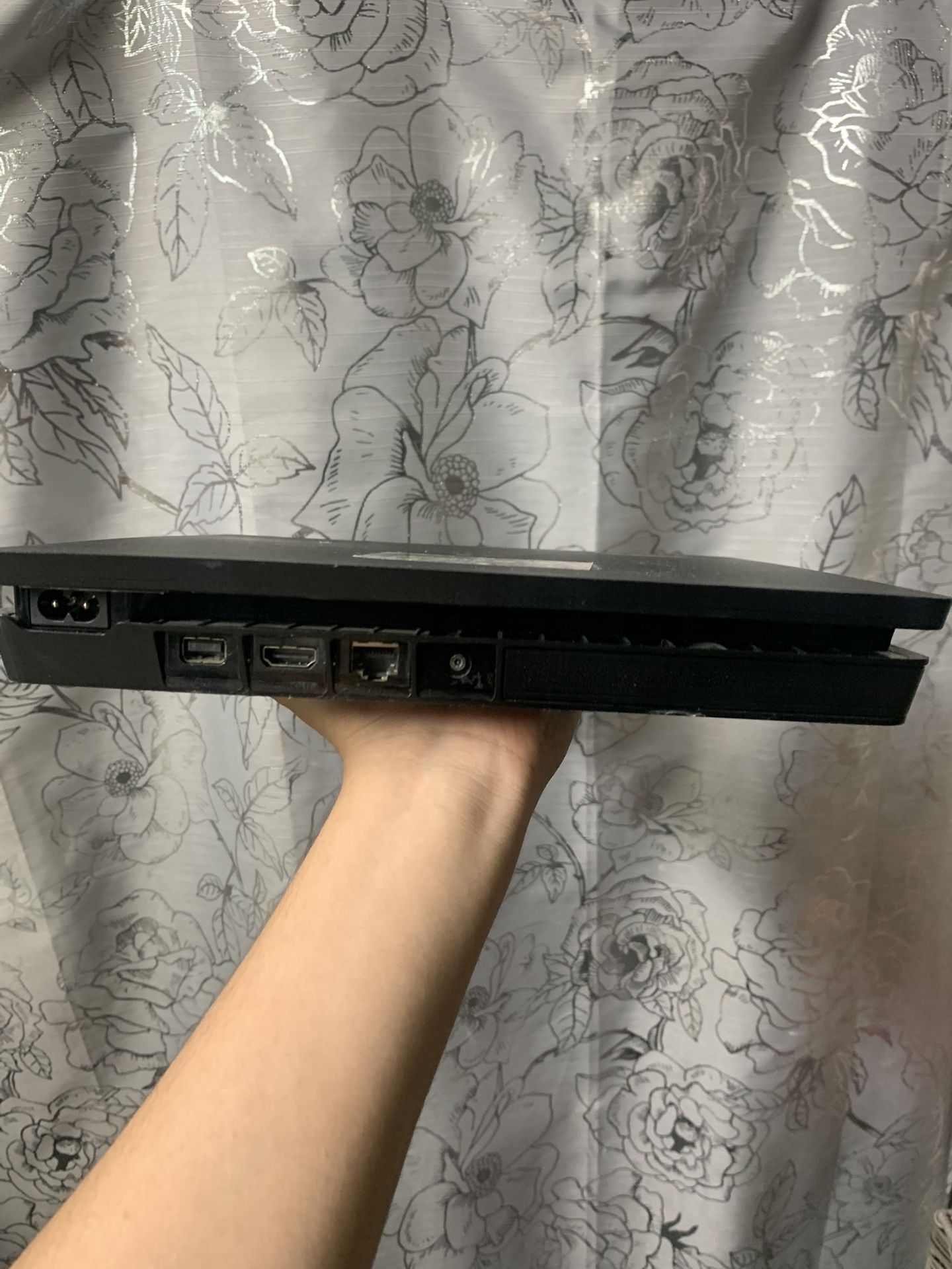 PS4 Slim
