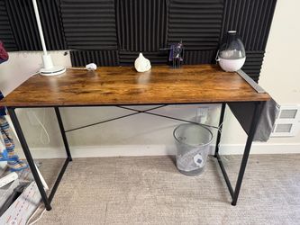 Light weigt desk W 47" x D 20"