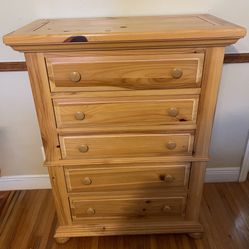 Bedroom Full Size 5pc Set With Mirror $200 OBO