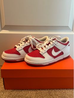 Nike dunk low championship red