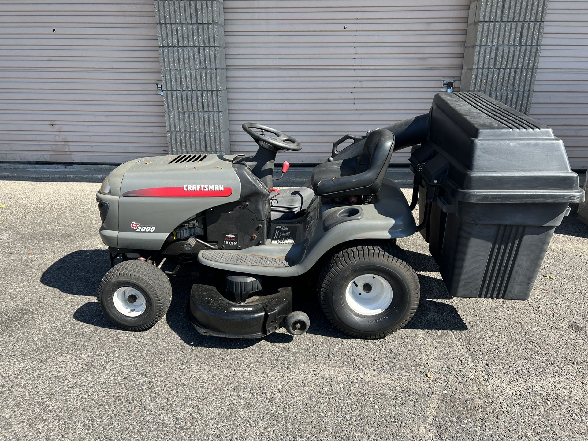 Craftsman LS 2000 Ride On Lawn Mower With Grass Bagger Runs Great for Sale in Bay Shore NY OfferUp