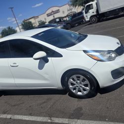 2013 Kia río 