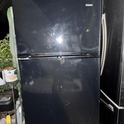 Kenmore Standard Size Refrigerator 