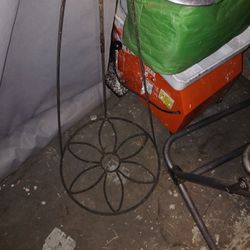 Planter Stand Hanging Basket Yard Decoration Art Flower Iron Black