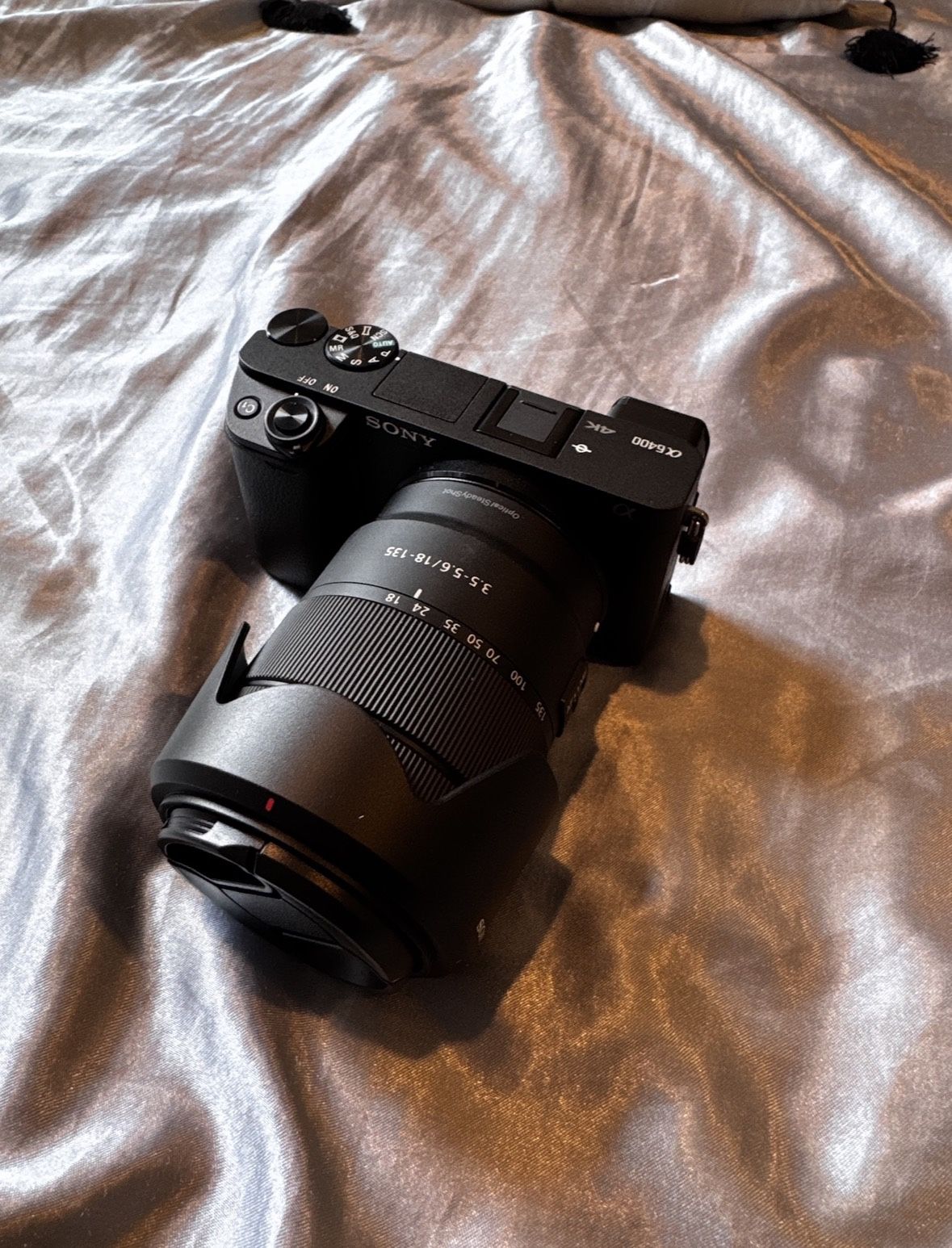📸 Sony A6400 + Sony 18-135mm OSS Lens – Excellent Condition