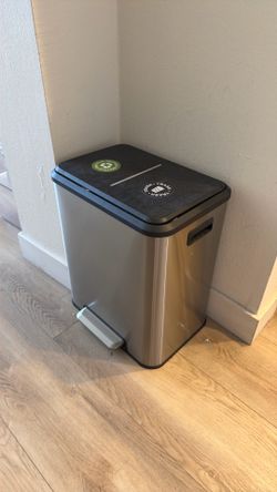 Double Tall Kitchen Bin (Pristine Condition)