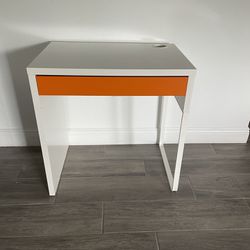 IKEA Micke Desk 