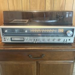 Vintage Magnavox Record Player 