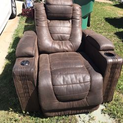 Free Sofa Chair Reclyiner Broken