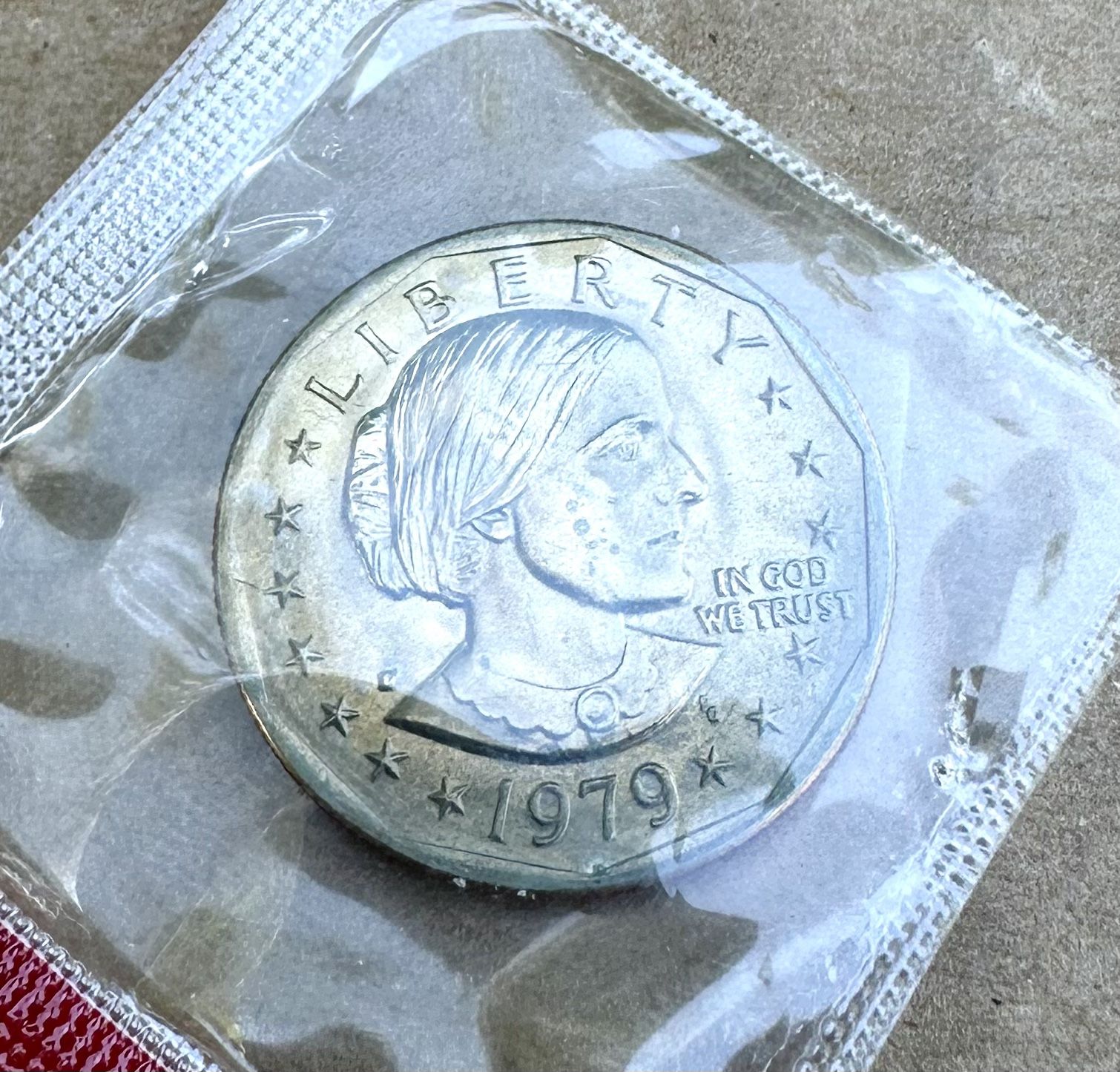 1979 D Susan B Anthony FG - Uncirculated ONE DOLLAR U.S. Coin Collectible