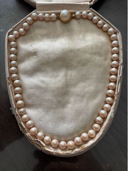 Vintage Geneva pearl necklace