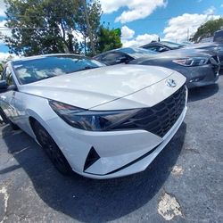 2022 Hyundai Elantra SEL 