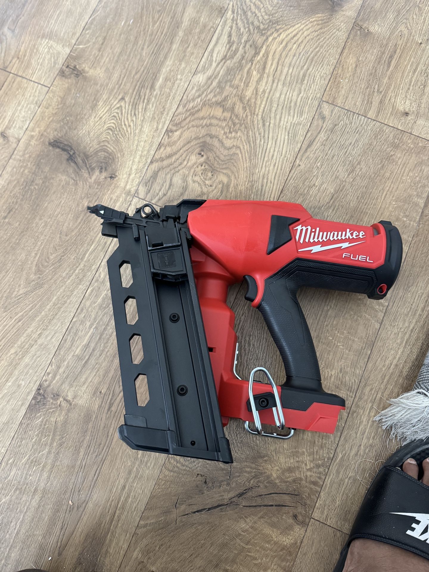 Milwaukee Nail Gun 2844-20