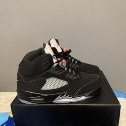 Brand New Jordan 5 OG metallic -size 11