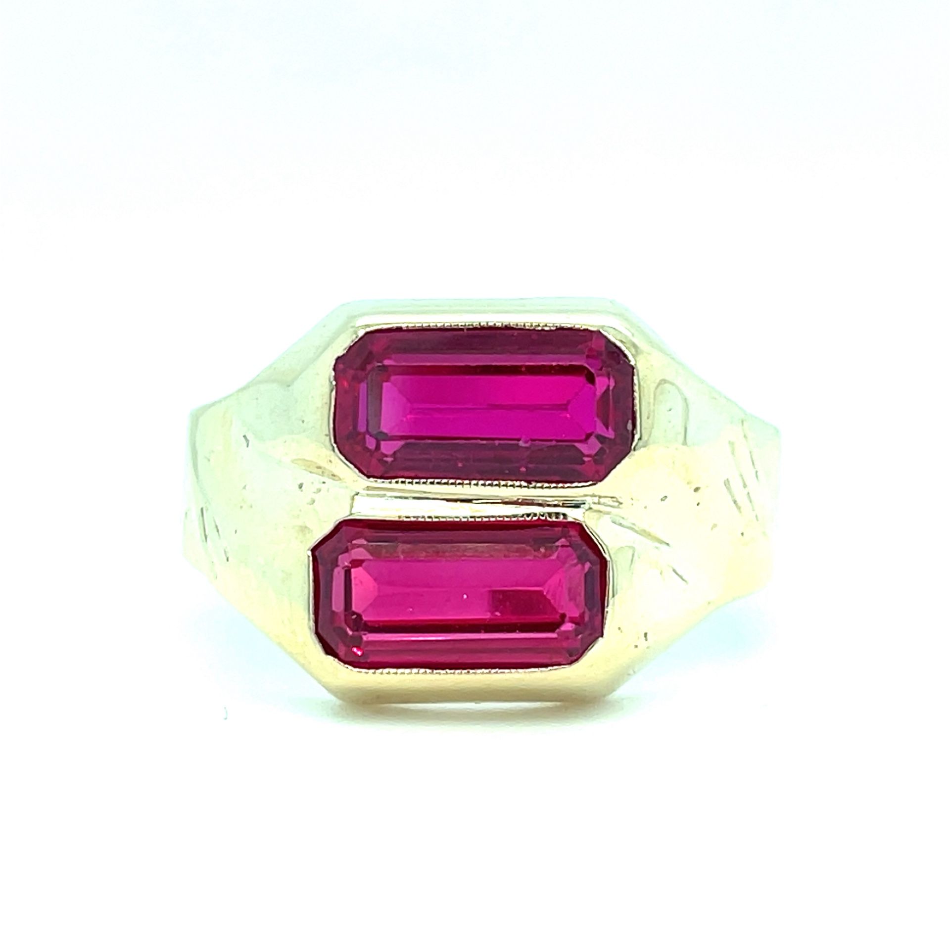 10Kt Yellow Gold Red Stone Ring 6.00g Size 10 192575/11