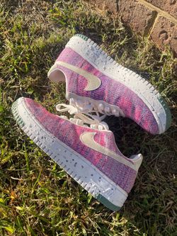 Women’s Size 7 Nike Air Force 1 Flyknit Low-Top Sneakers