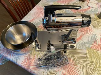 Beautiful Antique Sunbeam Mixmaster Counter Top Stand Mixer. All Chrome Metal. Shiny And Clean. See Pics And Description. Great Deal $65.00. Firm.