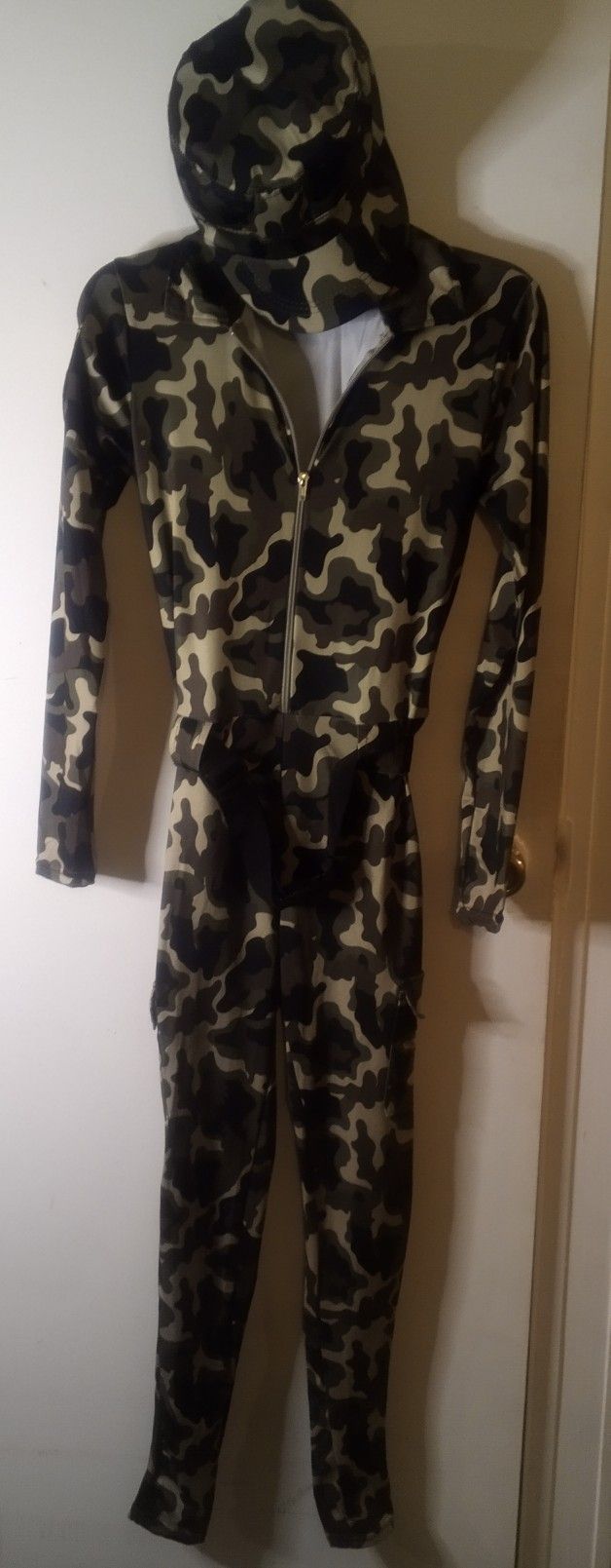 Spirit Halloween Adult Camo Catsuit Costume

Size Small 