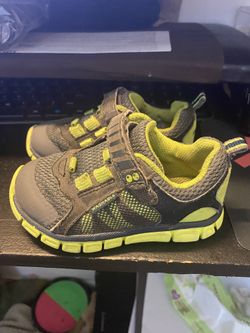Surprize by Stride Rite Toddler shoes size 6c