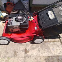 Self Propelled Lawn Mower $100 Runs Good