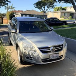2011 Volkswagen Tiguan SE