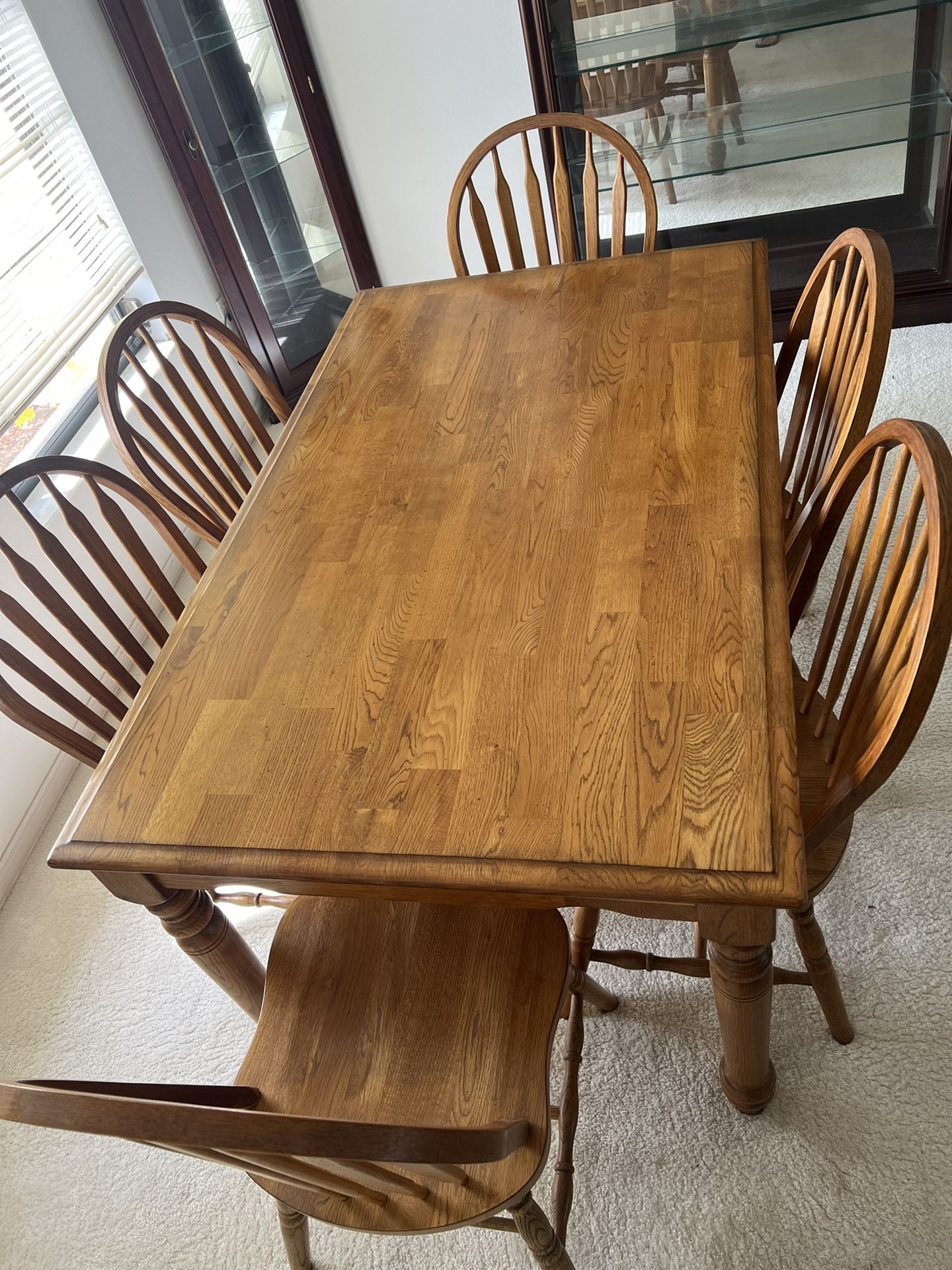 Dining Room Table And 4 Chairs. Must Pick Up Thursday By 1:00