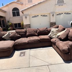 Sectional Sofa Couch $250   Dog In House. Small Ripped In Shasse