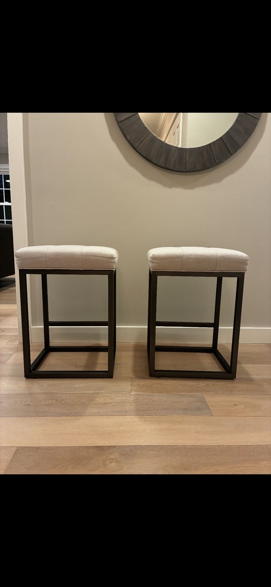 RH STOOLS