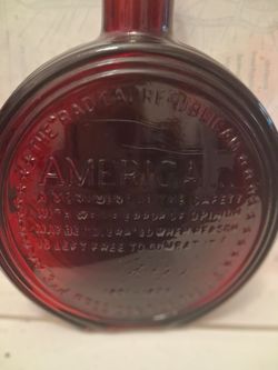 Commemorative presidential bottles