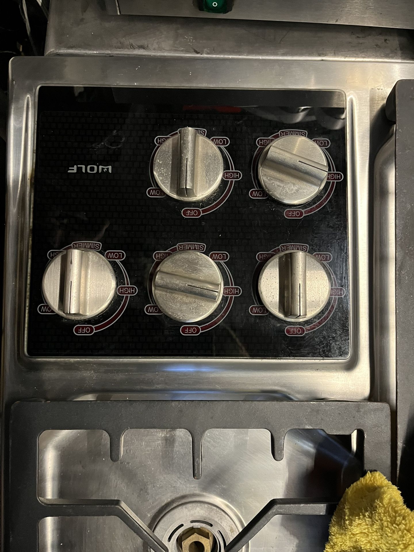 Wolf 36" Natural Gas Cooktop With 5 Dual-Stacked Sealed Burners Model: CT36G/S
