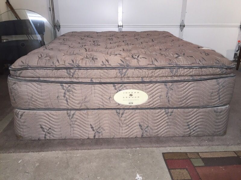 Queen Size Joseph Abboud Pillowtop Mattress Set
