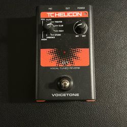 TC-Helicon VoiceTone R1 Vocal Reverb Pedal