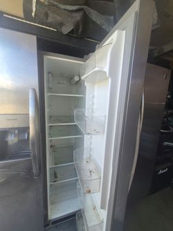 Dos refrigeradores en muy buenas condiciones