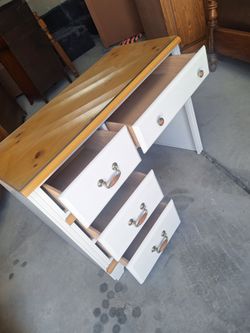 Kid's Room Desk $100 FIRM Glass Top