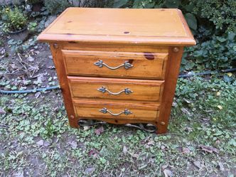 Small Dresser/Nightstand