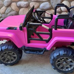 Pemberly Row 12V Kids Ride On Truck Car w/Remote Control MP3 Music LED Lights