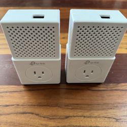 TP-Link TL-PA7010P Passthrough Powerline Kit AV1000 