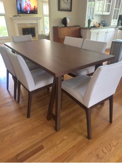 Preowned like new 7 piece dining room set for sale