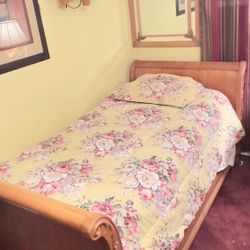 Vintage Sleigh Twin Sleigh Bed