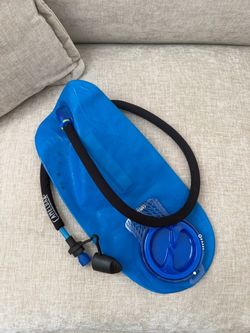 CamelBak 3L Hydration Reservoir / Bladder – Insulated Tube (Great for Skiing/Snowboarding)