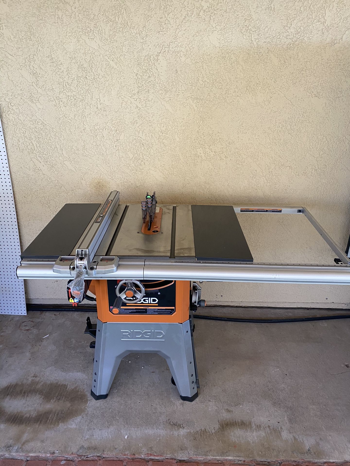 RIDGID 13 Amp 10 in. Professional Cast Iron Table Saw for Sale in