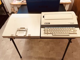 Smith Corona Typewriter, Model 5-P