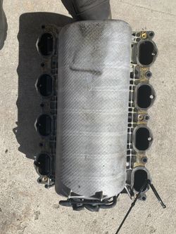 Mercedes 5.5L intake manifold