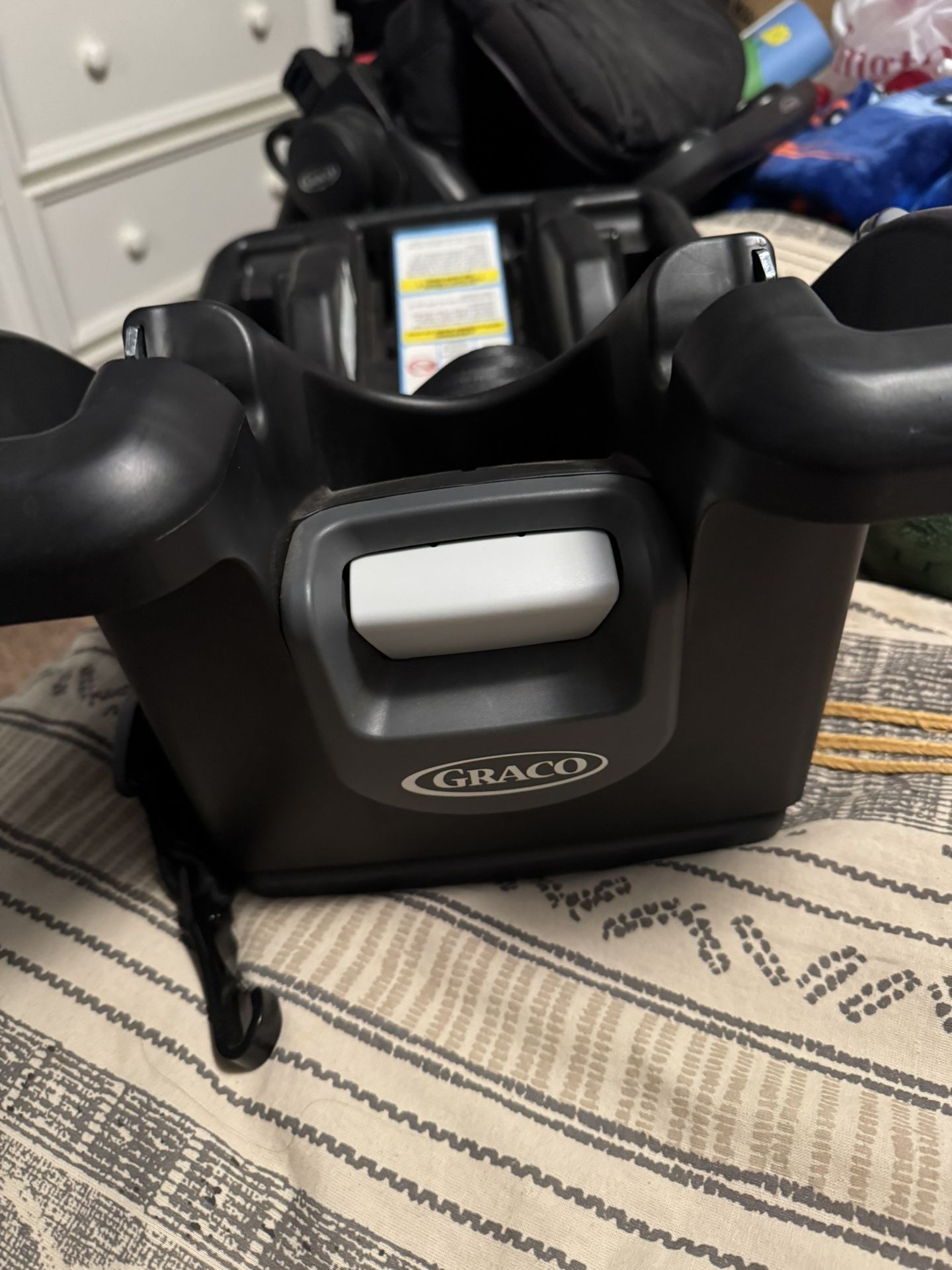 2 Graco Car seat Bases