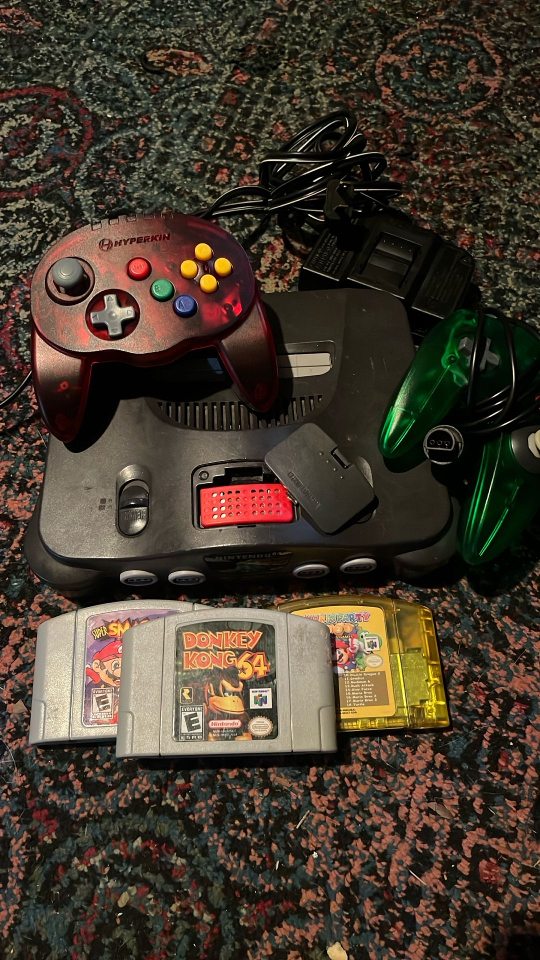 Nintendo 64. 3 Games 4 Controllers.