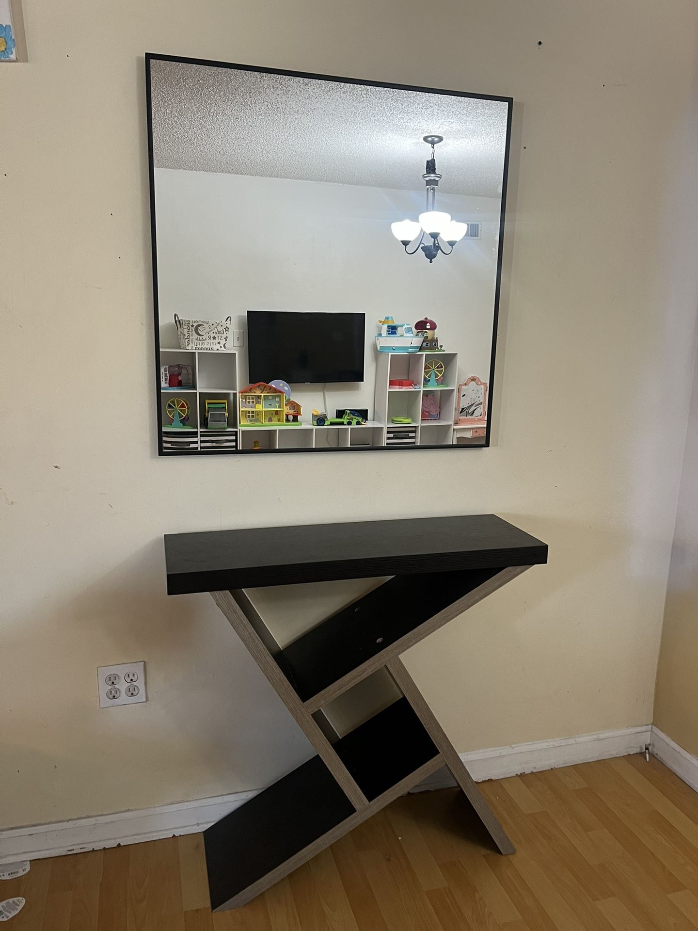 Mirror And Console Table 