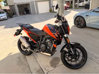 2017 KTM Duke 690 Like New Mint Condition 4K miles