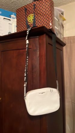 Bolsa cuadrada Karllaguerfield
