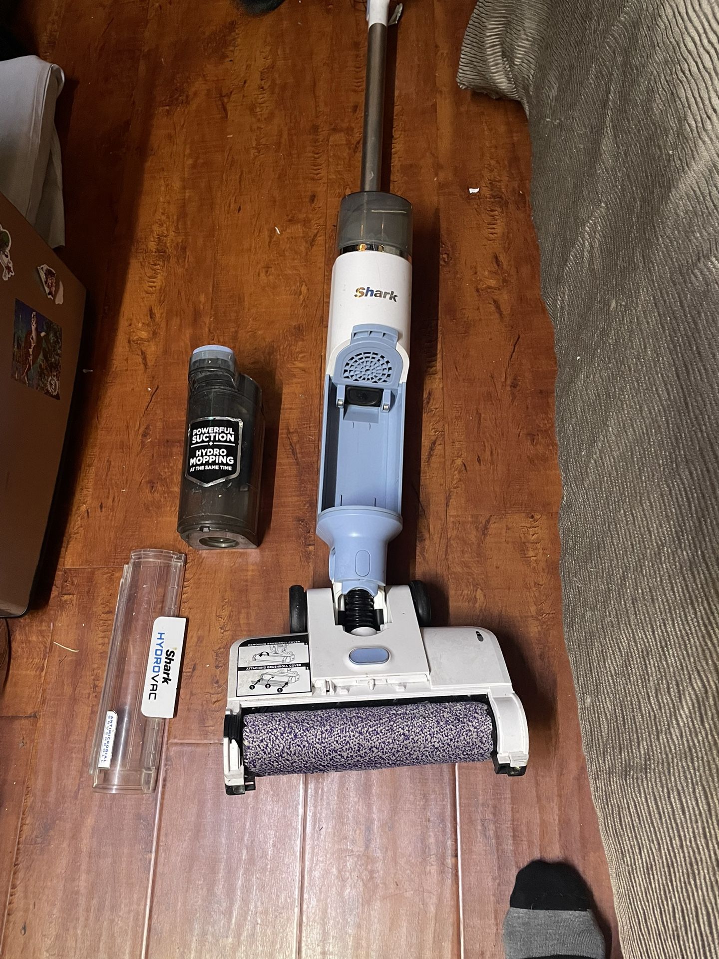 Shark AW302 HydroVac Cordless Pro XL 3-in-1 Vacuum, Mop & Self-Cleaning System with 2 Brushrolls & 2 Solutions for Multi-Surface Cleaning, for Hardwoo