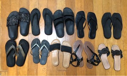 Women’s used black sandals (casual)